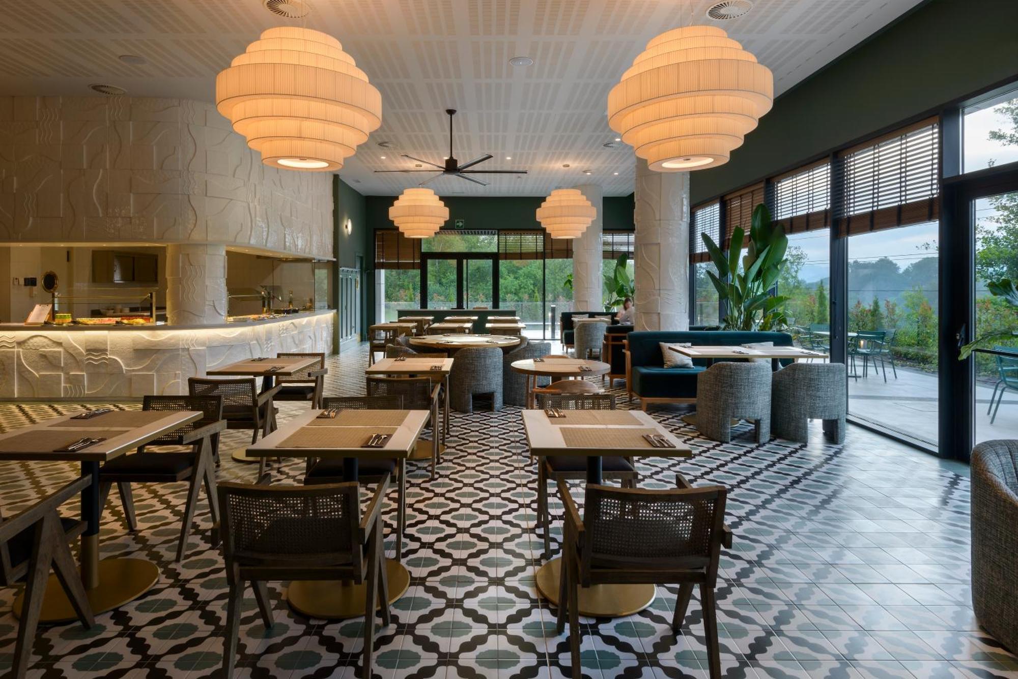 Hotel Tres Reyes ซานเซบาสเตียน ภายนอก รูปภาพ
