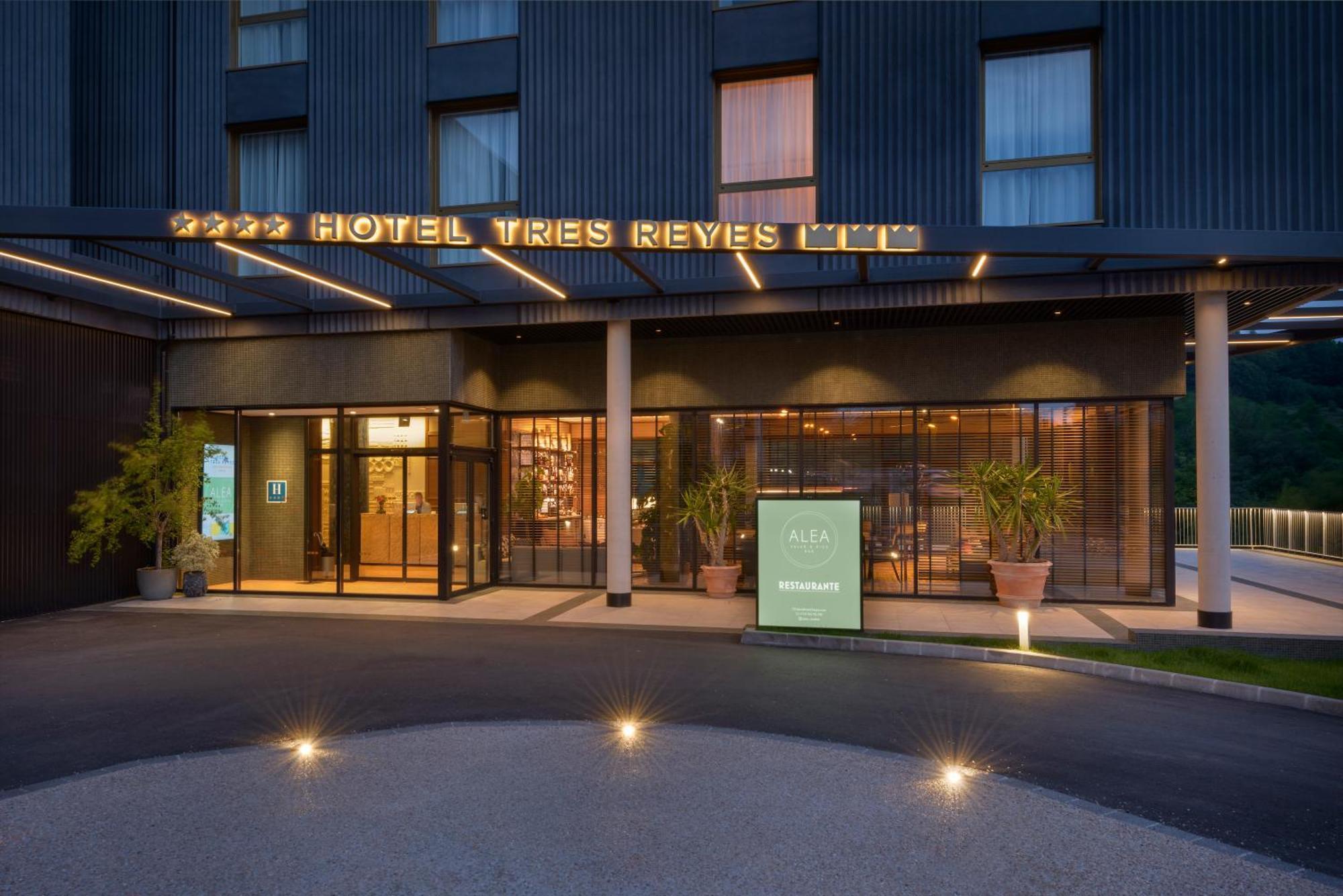 Hotel Tres Reyes ซานเซบาสเตียน ภายนอก รูปภาพ