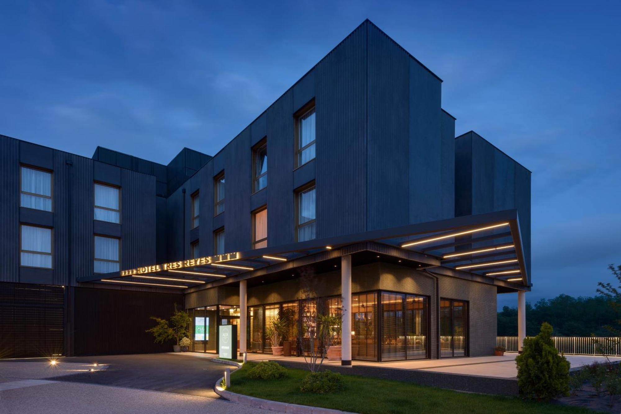 Hotel Tres Reyes ซานเซบาสเตียน ภายนอก รูปภาพ